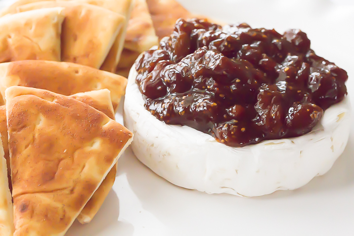 baked brie with basalmic fig preserves