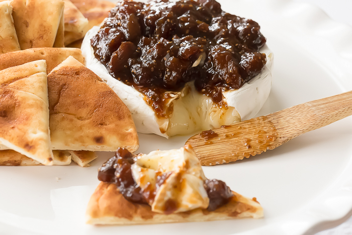 baked brie with fig preserves