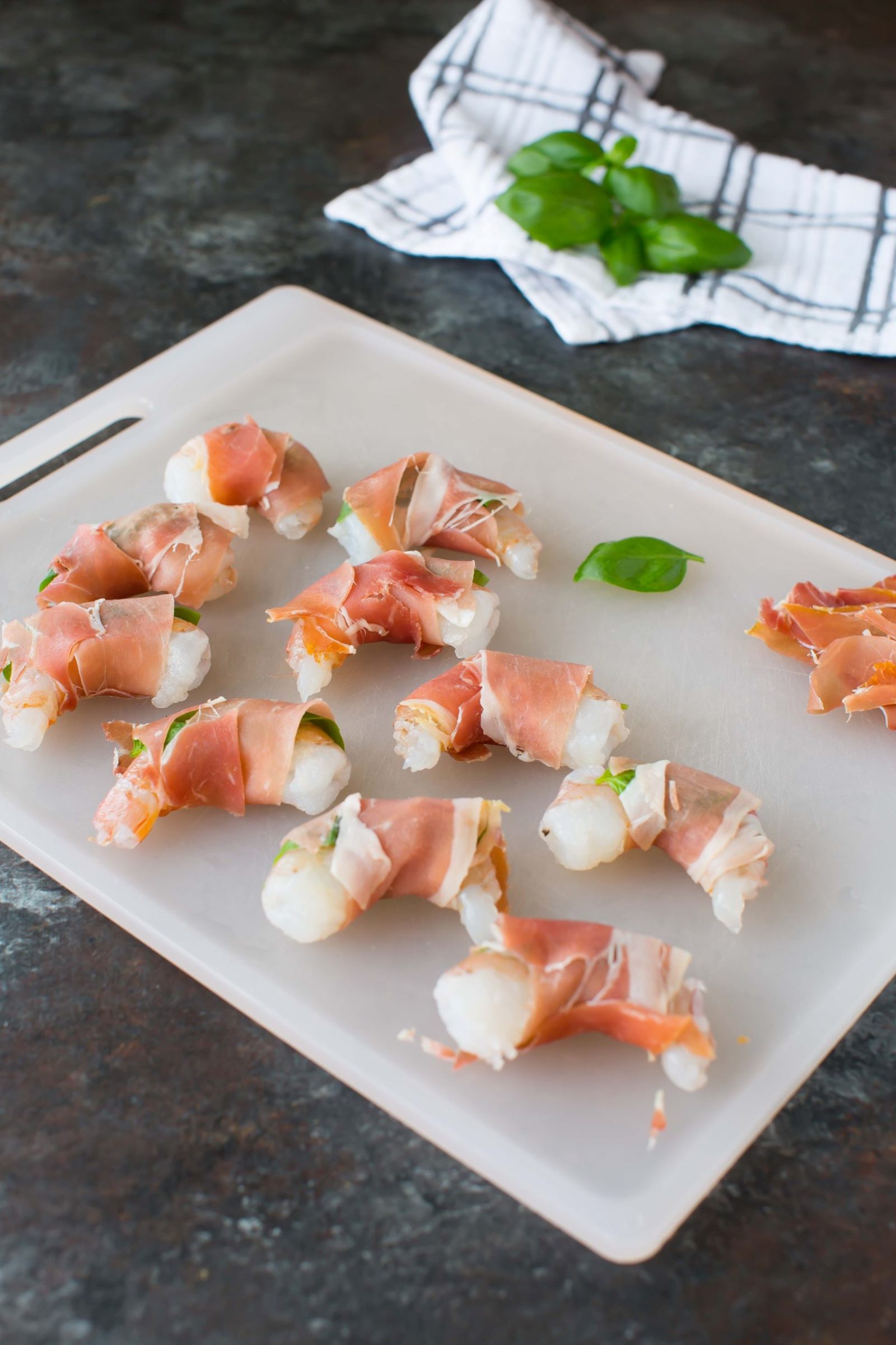 A Jumbo Shrimp Appetizer That's Perfect For Sharing (Or Not